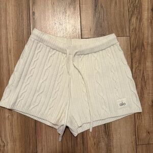 Cable Knit Winter Bliss Short